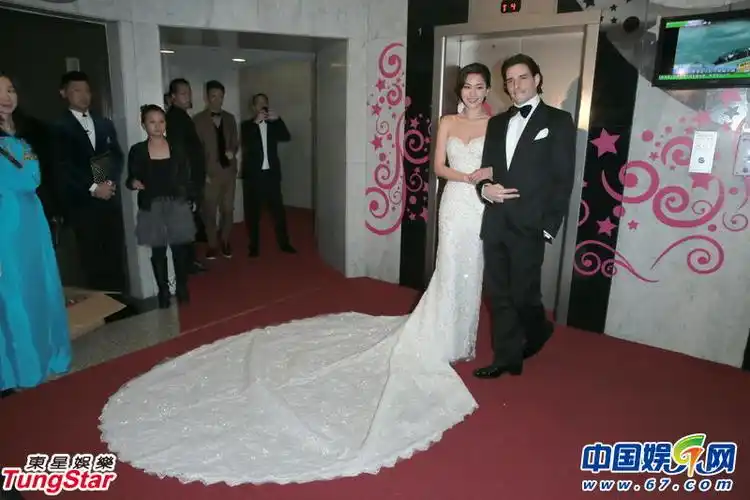 周汶锜补设婚宴 黎姿关之琳刘嘉玲盛装到贺(组图)