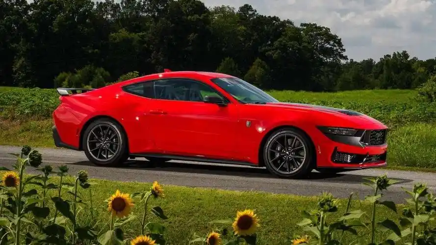 在美国67%福特野马买家选择v8,起售价32.2万人民币_搜狐汽车_搜狐网