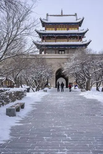 雪中的嘉峪关关城(一)