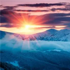 唯美好看光芒四射的红太阳图片头像_www.qqtu8.com