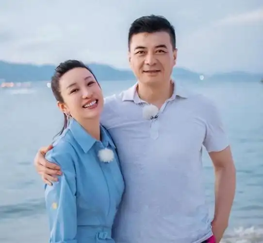 王新军:成名后抛弃唐静,再婚娶演员秦海璐,8年宠妻如宝