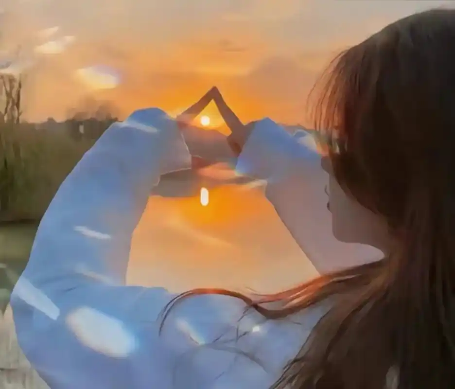 头像来啦!#夕阳下的背影 #落日余晖映晚霞一抹夕阳美如画 - 抖音