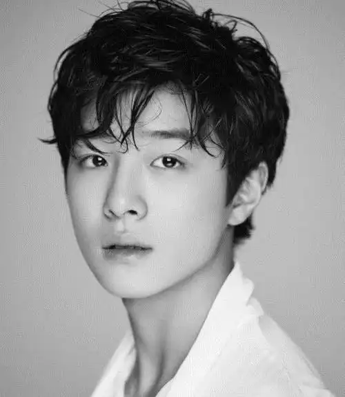 同为00后韩国有南多凛日本有道枝骏佑而中国有他