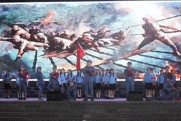 右江民族医学院举办庆祝建党100周年晚会