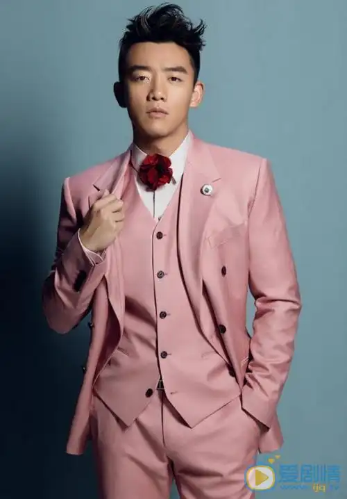 郑恺个人经历及家庭背景介绍 郑恺写真照