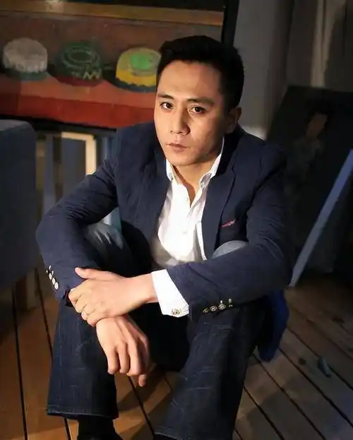 刘烨:为照顾重病外国妻子息影3年,现在妻子43像50,仍不离不弃_安娜