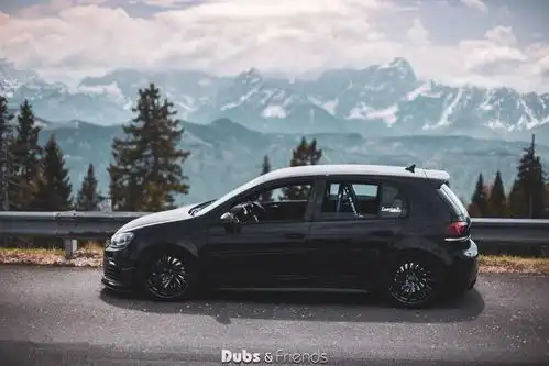 装上防滚架只为展示不凡内在,黑武士高尔夫mk6改装案例