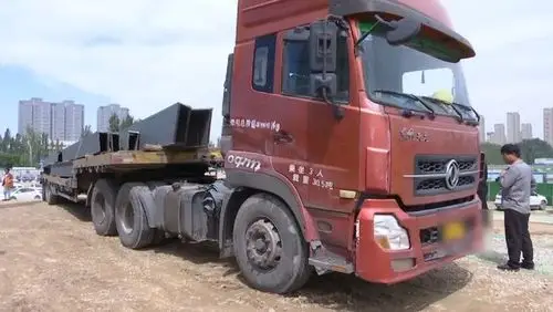 鸿胜说交通 || 半挂车转弯酿事故,一查,竟然涉嫌多项违法!