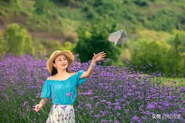 14四,焦外虚化拍摄马鞭草人像,有一个很重要的摄影技巧,就是焦外虚化.