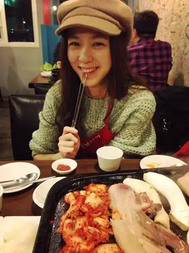 妞专访:「适合你的,不见得是你要的」清新精灵系才女-辛乐儿