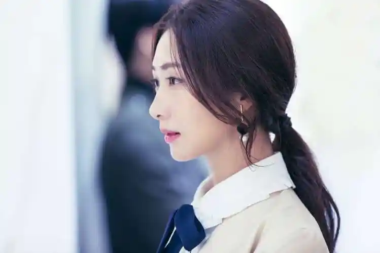 爱奇艺独播剧上道近日开播羽洁扮演者涂黎曼夺人眼球凭实力圈粉