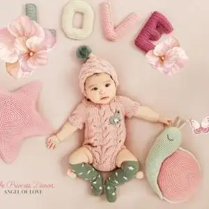 粉蜗牛100天衣服宝宝白色拍照男孩百天照出租国潮女孩拍摄服装