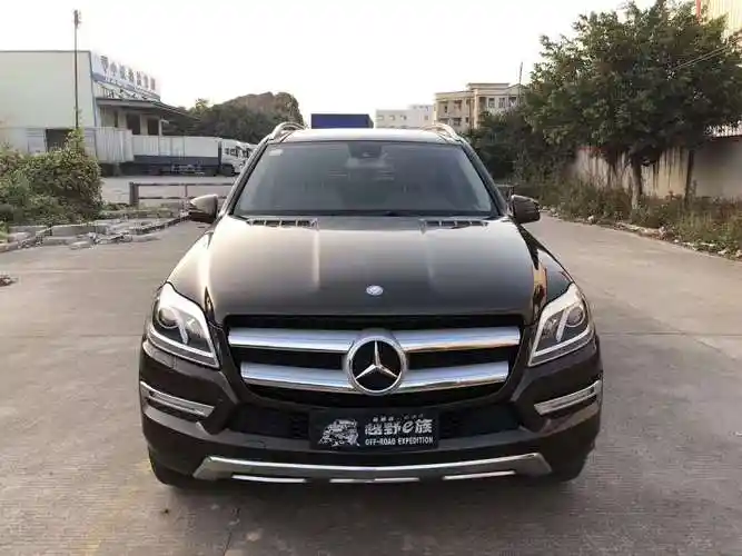 2015年奔驰gl450售价28万,车头那个硕大的奔驰,严重满足了虚荣