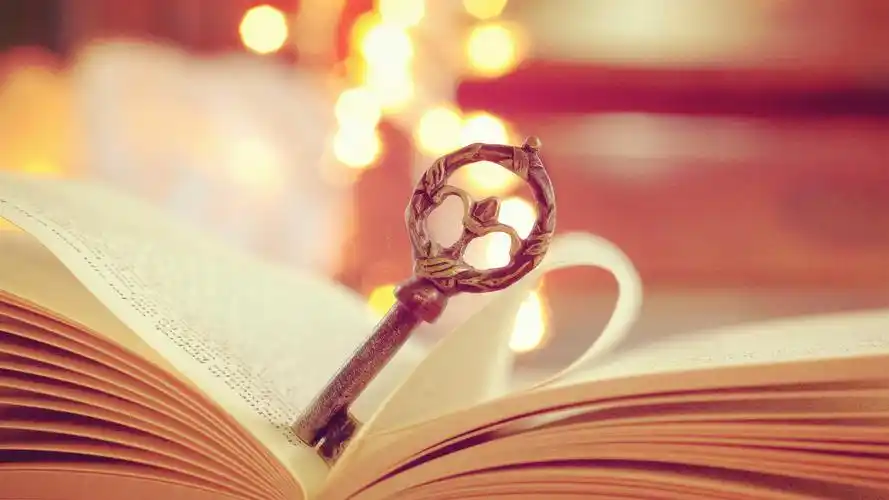 复古风钥匙唯美设计桌面壁纸图片