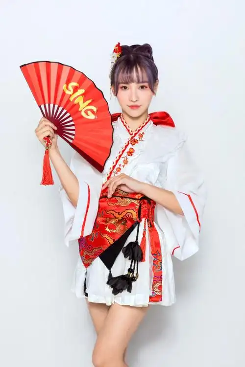 蒋申-蒋申个人资料及图片蒋申简介年龄身高八卦-小薇女性时尚