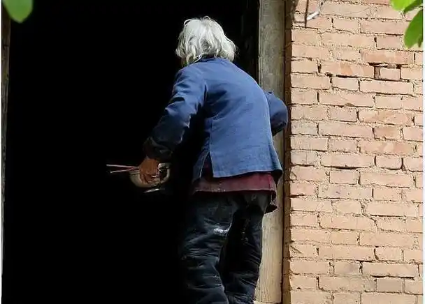 儿女间相互挑拨不会当老人真是自作孽|163_手机网易网