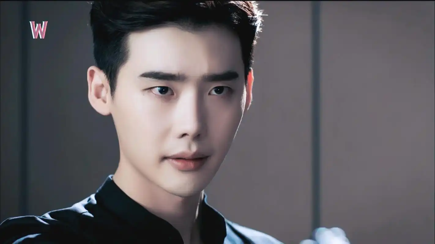 《w两个世界》李钟硕帅气剧照,高清图片,电脑桌面-壁纸族