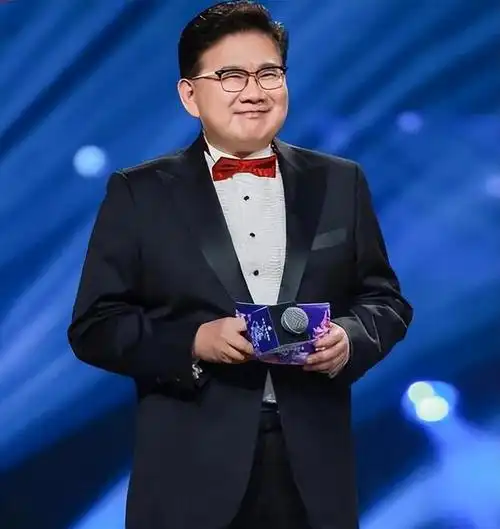 司雯嘉,冯琳只不过让人没想到的是,紧跟央视步伐的,居然是东方卫视