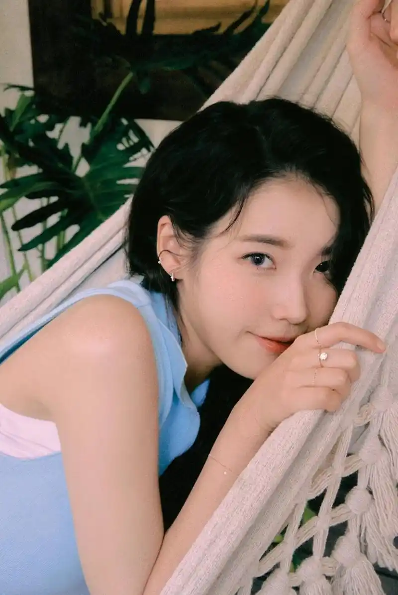 素颜少女#iu# 李知恩,甜美可爱,俏皮灵动,千娇百媚,袅袅娉娉,少女感