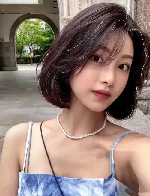 短发女人,烫发就烫这3种卷发,才不显老,反而洋气减龄