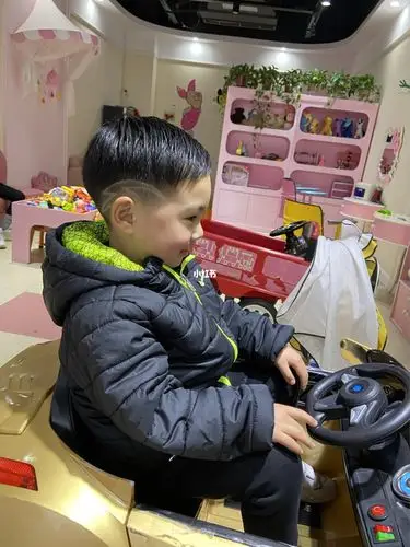 小男孩的发型#偏分背头_发型_母婴_婴童时尚