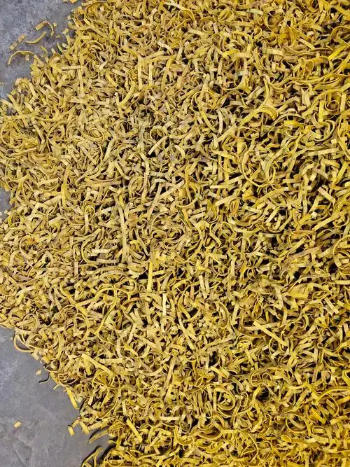 四川雅安市荥经县黄柏正在产新中, 产地正在进行鲜货加工中,目前价格