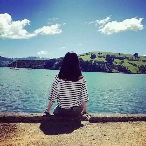 美女图片头像背影海边背影头像女海边高清图片