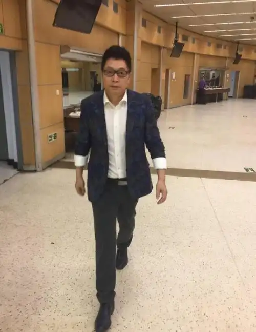 主持人王为念为四川捐款5万,被网友指责太少,他的回复令人心酸