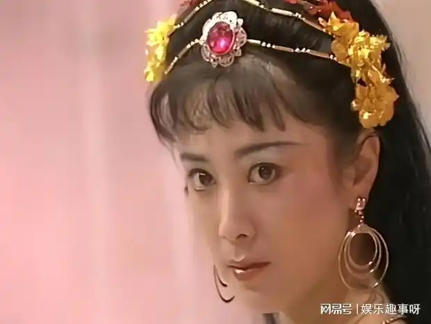 最美妲己傅艺伟一手好牌打得稀烂其实背后另有隐情