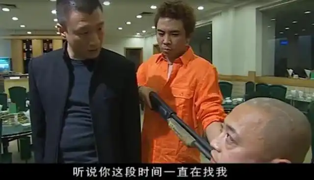 通过网络二次翻红后,刘华强就和李云龙一样成了热梗名人,各种表情包满