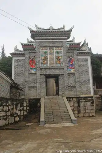 其它 洛阳湾里转一转走一走 写美篇         洛阳湾古建筑群在湘中小