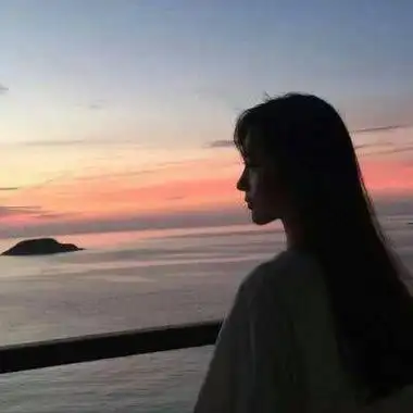 qq头像海边唯美背影女生图片(优选18张)