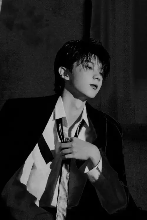 马嘉祺 制服病娇感