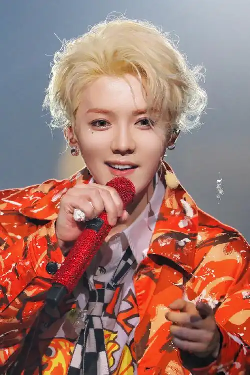 鹿晗超话#鹿晗2023演唱会#red.