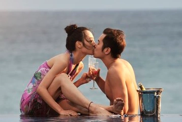 马苏继白百何风波后,又上演"一阳指",网友直呼:毁三观!