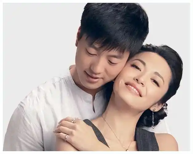 凌潇肃与姚晨:当爱已成往事,只剩一地鸡毛