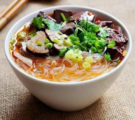 风苼食堂鸭血粉丝汤