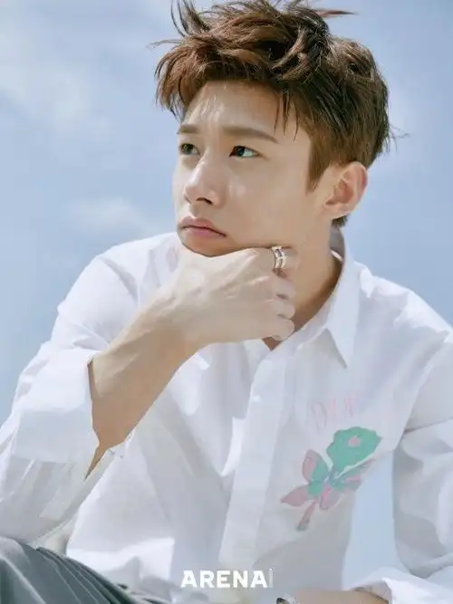 韩国艺人徐志焄最新杂志写真曝光