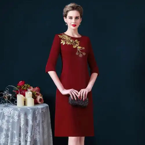 婚庆妈妈喜婆婆礼服年轻岳母婚宴装平时可穿婚礼丈母娘刺绣连衣裙