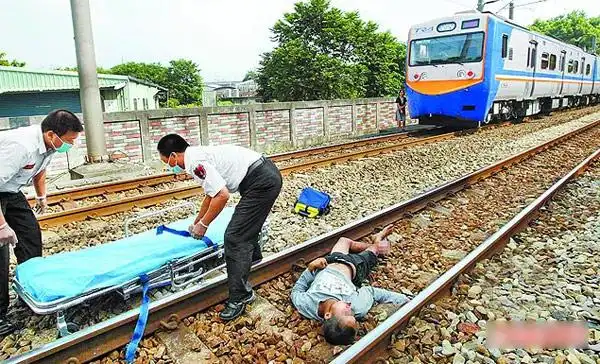 新兵撞火车亡