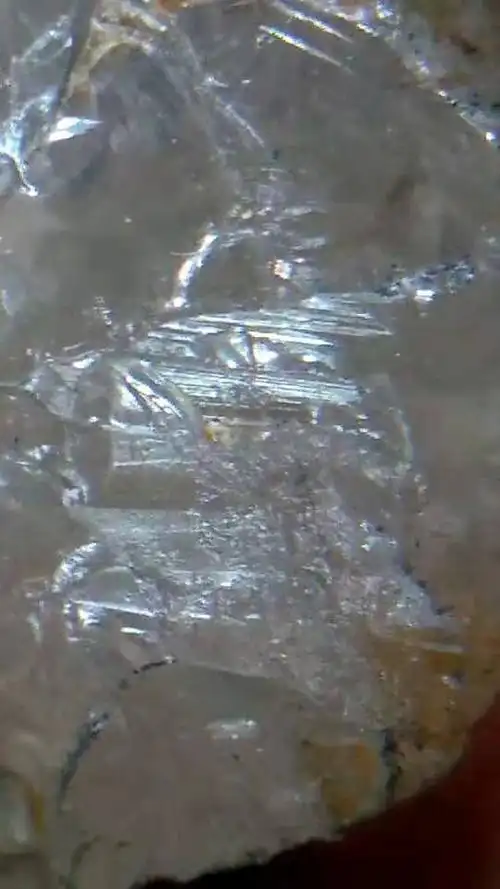 请问这是钻石原石的阶梯纹吗?