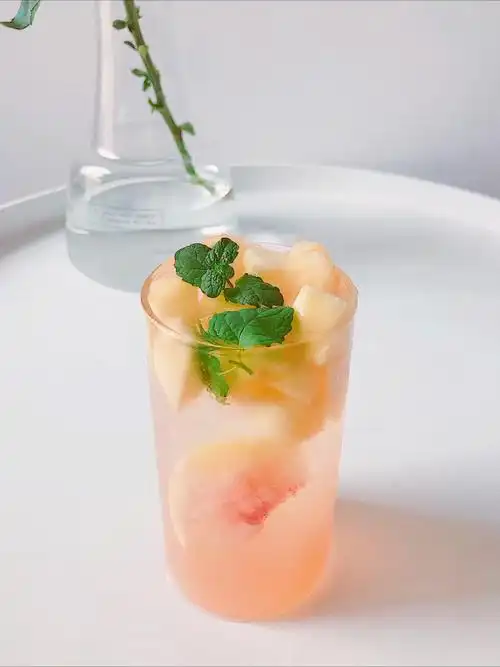 高颜值夏日桃子气泡水自制神仙饮料