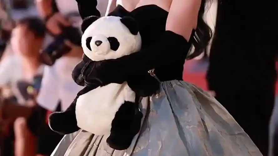 抖音极品美女天花板施施合集