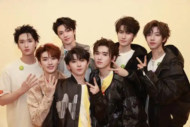 时代少年团四周年演唱会线上直播