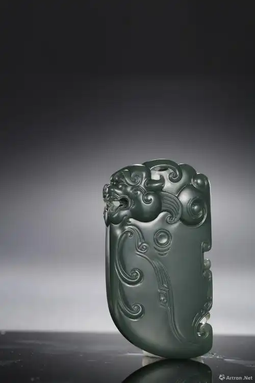 玉雕慈善拍卖为"武汉加油"