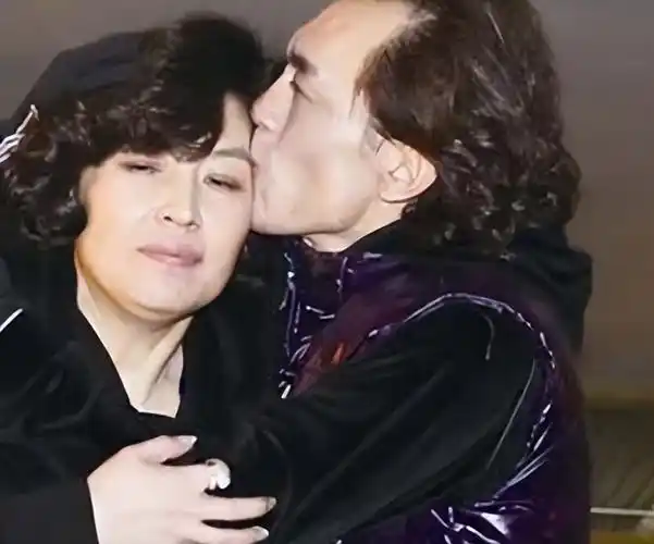 有一种爱情叫李咏和哈文:你已离世4年,我仍未改嫁对你心存挂念