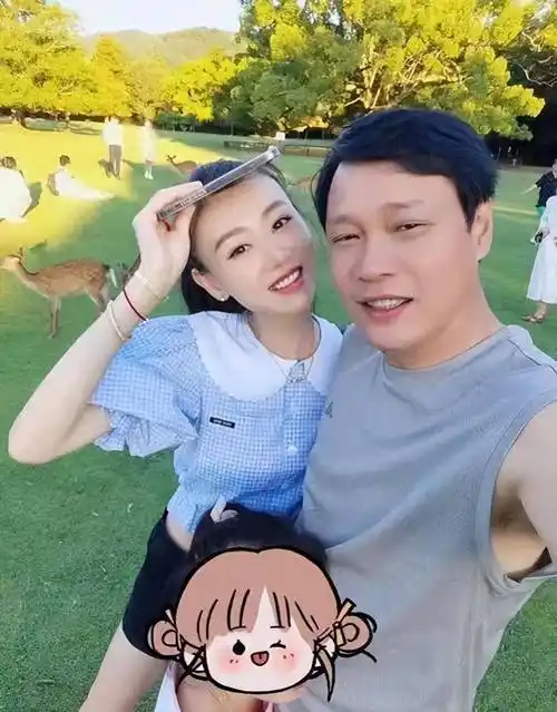 范志毅晒全家福!