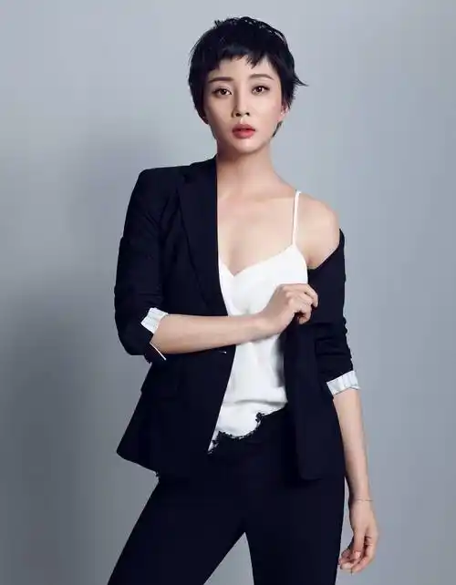 44岁殷桃真人原来长这样?看到私下生图后,谁能不动心呢!