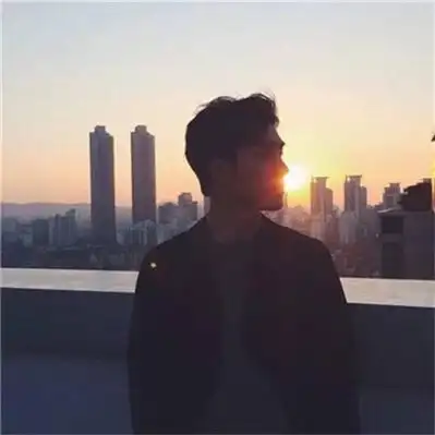 2021成熟稳重男人头像高清帅气头像图片2021最火爆成熟男生