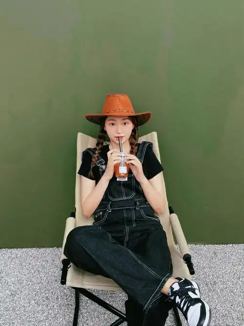 迪克牛仔本人了